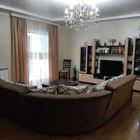 Mindia'S Apartment Batoumi Extérieur photo